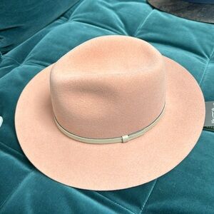 Goorin Bros peach-pink fedora. New.